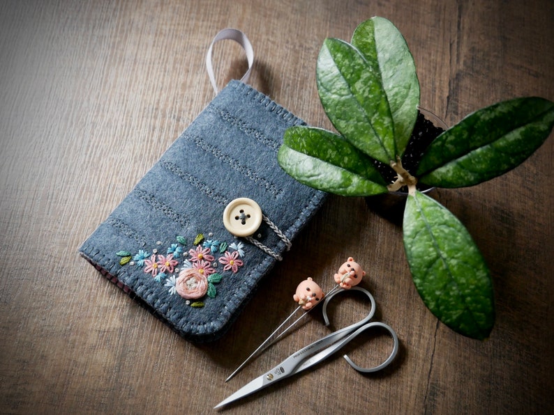 Wool Felt Needle Book Case Organizer Sewing Kit ø Florals ø LoftFullOfGoodies image 1