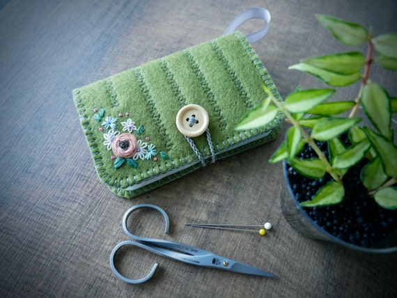 Wool Felt Needle Book Case Organizer Sewing Kit ø Florals ø  LoftFullOfGoodies