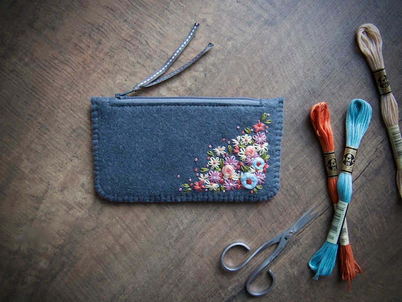 Wool Felt Coin Purse Wallet ø Small MakeUp Bag ø Hand Embroidered ø Personalised Gift ø LoftFullOfGoodies image 2