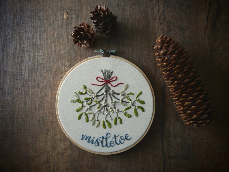 Christmas Gift ø Embroidery Hoop Art ø Wall Art ø Home Decor ø Mistletoe ø Hand Embroidered ø LoftFullOfGoodies ø Housewarming Gift image 1