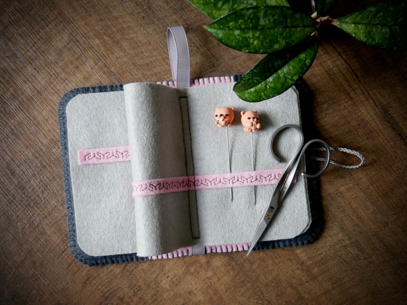 Wool Felt Needle Book Case Organizer Sewing Kit ø Florals ø LoftFullOfGoodies image 3