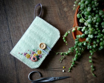 Wool Felt Needle Book Case Organizer Sewing Kit ø Florals ø LoftFullOfGoodies