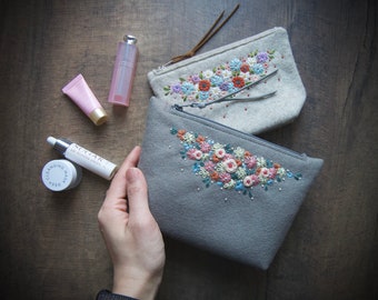 Monedero de bolsa de fieltro de lana ø Bolsa de maquillaje ø Bordado a mano ø Regalo personalizado ø LoftFullOfGoodies