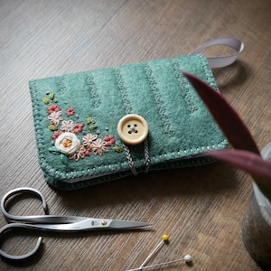 Kit de couture pour organiseur de livres avec aiguilles en feutre de laine Fleurs LoftFullOfGoodies