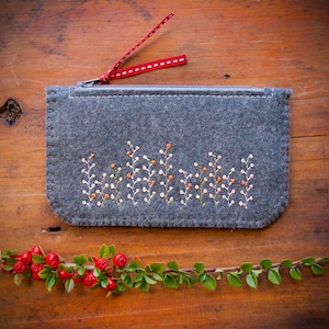 Monedero de fieltro de lana ø Bolso de maquillaje pequeño ø Jardín otoñal ø LoftFullOfGoodies