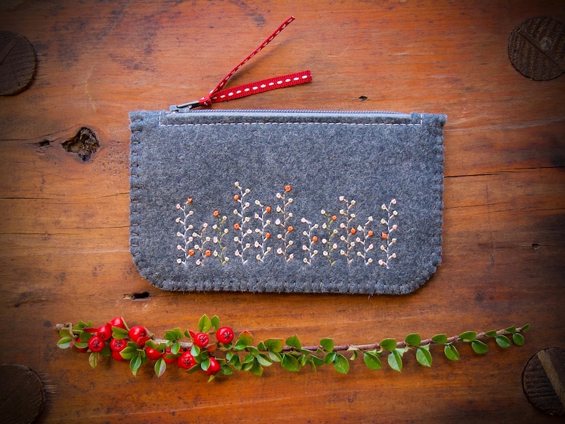 Wool Felt Coin Purse Wallet ø Small MakeUp Bag ø Autumn Garden ø LoftFullOfGoodies image 1