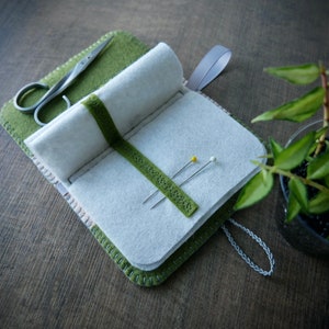 Wool Felt Needle Book Case Organizer Sewing Kit ø Florals ø LoftFullOfGoodies image 3