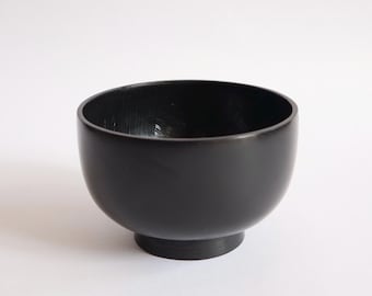 Japanese Wooden Urushi Bowl “Shōen” – Black