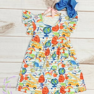 Vestido escolar con estampado de arcoíris y seda de leche, para niñas pequeñas, regreso a clases, graduación, autobús, manzanas, vestido arcoíris, garabatos escolares, primer día de clases.