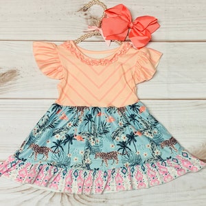 Soie lait, guépard pêche et flamant bleu, manches flottantes, léopard de la jungle pour fille, royaume animal tropical, robe tour de cou à volants safari, rayures