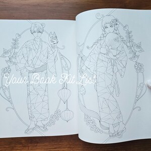 Pode incluir: P&aacute;ginas duplas de um livro de colorir com ilustra&ccedil;&otilde;es em linha de duas figuras em trajes japoneses. Uma figura segura uma m&aacute;scara de raposa, a outra um leque. O texto "Your Book Kit List" &eacute; vis&iacute;vel.