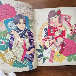 Pode incluir: P&aacute;gina dupla de um livro com duas ilustra&ccedil;&otilde;es de pessoas em trajes tradicionais japoneses. Uma figura usa um quimono roxo e segura um cachimbo, a outra um quimono vermelho e um leque, rodeadas por flores.
