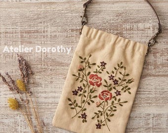 Broderipåse för japanska rosor: Botaniskt blommönster
