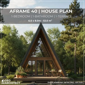 Puede incluir: Ilustración de un plano de casa con estructura en A. La casa tiene forma triangular con una gran fachada de cristal. El texto en la imagen dice "AFRAME 40 | HOUSE PLAN" y "1-DORMITORIO | 1-BAÑO | 1-TERRAZA". Las dimensiones de la casa son 6,0 x 8,0 m - 53,0 m².