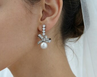 Pendientes colgantes de perlas con lazo de cristal para mujer, pendientes de perlas de agua dulce con circonita cúbica, delicadas joyas nupciales, regalo de dama de honor, pendientes de boda para ella