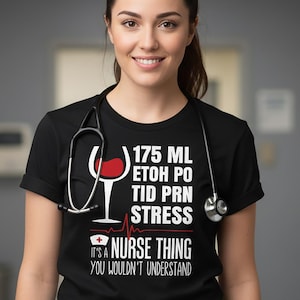 Lustiges Krankenschwester-T-Shirt: EtOH Po Tid Prn Stress - KrankenpflegeStudent Geschenk