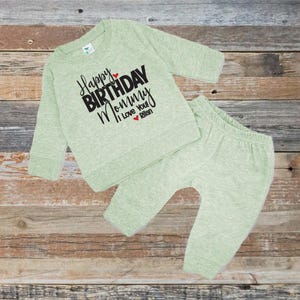 Alles Gute zum Geburtstag Mama, ich liebe dich, individuelles zweiteiliges Outfit, personalisiertes Geschenk für Mama vom Baby