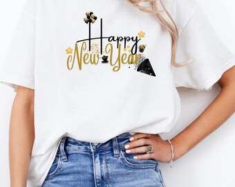 ハッピーニューイヤー スウェットシャツ：ツリー＆ボウ グラフィックTシャツ、Hello 2026 パーカー、ハッピーニューイヤーシャツ、大晦日シャツ、クリスマスファミリー