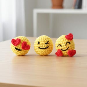 Patrón de Emoji a Crochet en PDF / Patrón de Llavero de Emoji Amigurumi / Emoji de Corazón a Crochet / Descarga Digital para Principiantes