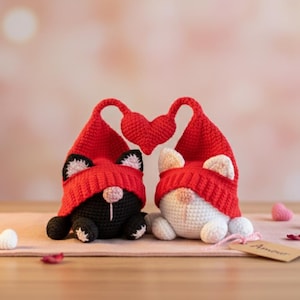 Patrón de amigurumi de gatos enamorados a crochet / Pareja de gatos de San Valentín hecha a mano / Lindo regalo de aniversario / Decoración romántica para el hogar
