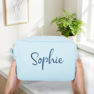 Geborduurde make-uptas met naam, aangepaste toilettas met monogram, gepersonaliseerde make-uptas, draagbare make-uptas voor reizen voor haar, cadeau bruidsmeisje