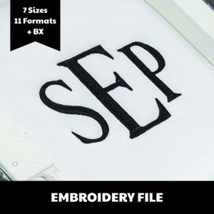 Pode incluir: Um arquivo de bordado digital apresentando as letras SFP costuradas em preto em uma fonte serifada sobre um fundo de tecido branco. Uma faixa preta no canto superior esquerdo exibe o texto 7 Sizes 11 Formats + BX, e o texto inferior diz EMBROIDERY FILE.