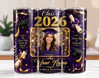 Senior 2026 PNG Tumbler Wrap, Klasse von 2026 Fotorahmen Abschlussdesign, Purple Gold 20oz Skinny Sublimation PNG, personalisiertes Namensgeschenk