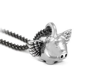 Srebrny naszyjnik z latającą świnką - mały antyczny srebrny wisiorek z latającą świnką - The Lucky Pig