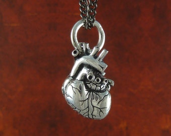 Kleine anatomische hartketting - antiekzilveren kleine anatomische harthanger