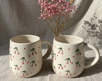 Handgjord mugg i stengods från Körsbär – Cottagecore Kitchen Decor
