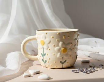 Mug marguerite fait main : tasse à café en céramique florale Cottagecore