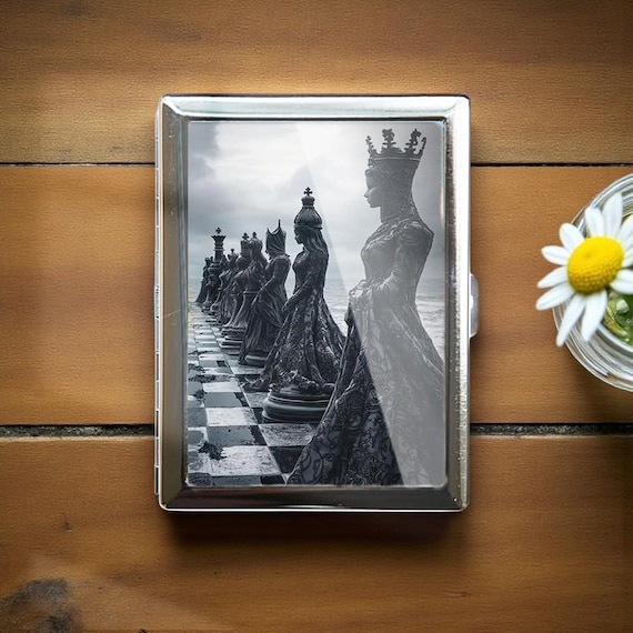 vintage metal cigarette case wallet Stylish Design Retro -Double Sided Spring Clip Open Cigarette,Pocket Holder Credit Card Holder Protective Security for Men and Women,Holds 20 100mm Cigarettes (Vine Silver) : Health & The Queen Vintage Metal Cigarette