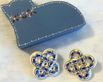 Celtic Knot Blue Floral Porcelain Earrings Vintage Hand Painted Periwinkle Blue Flower Design With Gold Gilt Country Style Lattice