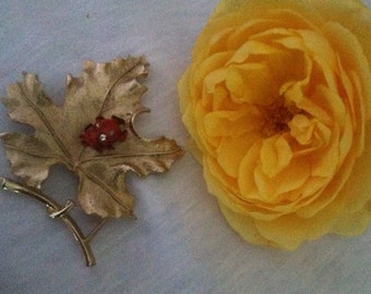 Gold Leaf Pin Maple Leaf With Ladybug Brooch Bit O' Fantasy Pin Vintage Sarah Coventry