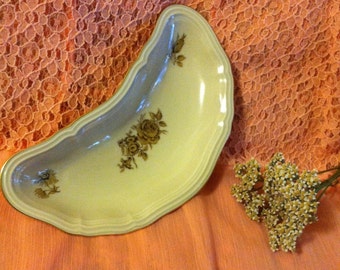 Crescent Shaped Porcelain Dish Vintage Bone Dish White and Gold Gilded China Rose Ring Trinket Dish Mid Century Condiment Nuts Candy Plate