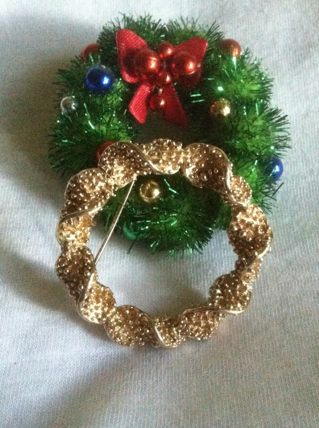 Christmas Wreath Brooch Twisted Gold Circle Pin Vintage Etsy