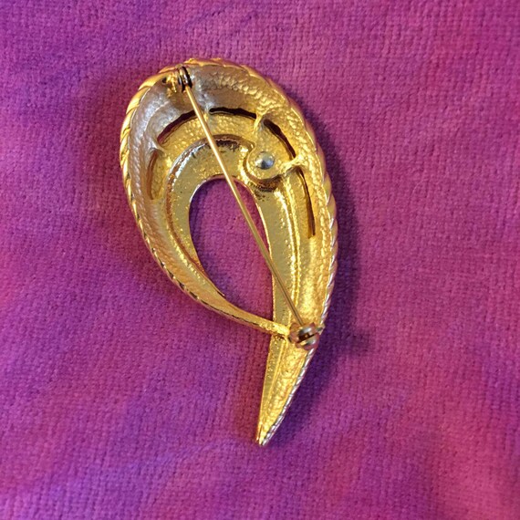 Gold Swirl Brooch Vintage Classic Style Ribbed an… - image 5