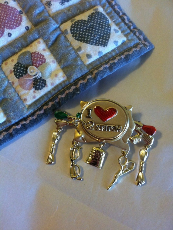 Sewing Charm Brooch Quilting and Sewing Pin Vintag