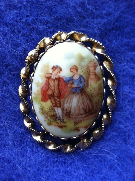 Victorian Courting Couple Brooch, Porcelain Fragon
