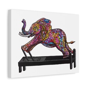 Cuadro de pared en lienzo con elefante y máquina de Pilates Reformer imagen 4