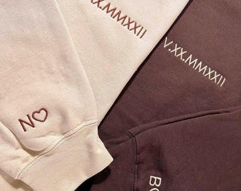 Gepersonaliseerde partnerhoodies/sweatshirts geborduurd met Romeinse datum en initialen als romantisch cadeau voor koppels in de maten S-3XL