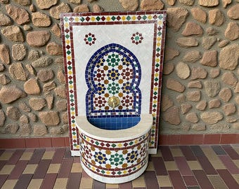Fuente marroquí multicolor de zellige – Medina Vieja