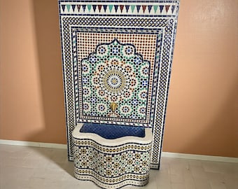 Intrincada fuente marroquí de zellige – Medina Vieja