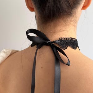 Zwarte kanten chokerketting, gotische kanten choker, romantische Victoriaanse neksieraden, statement choker voor dames afbeelding 15