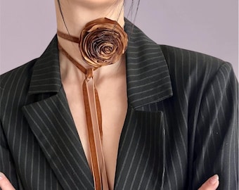 Choker bruin satijn en organza roos, 3D-bloem fluwelen stropdas, romantische bloemenketting, lange stropdas met zijden bloem
