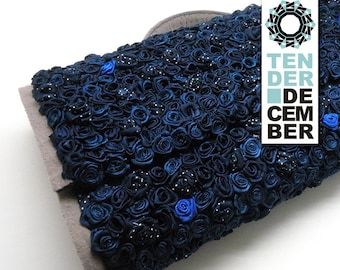 Bolso de noche floral azul OOAK; bolso de noche de rosa azul, bolso de rosas azules; estilo gris azul; bolso de diseño especial, obra de arte única, bolso de alta costura;