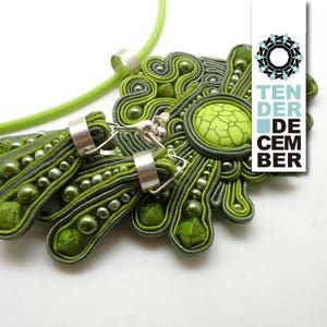 OOAK グリーンセット スワッチ ジュエリー、ペンダントとイヤリング、グリーン スワッチ セットとシルバー、ユニークなアートワーク、OOAK スワッチ ペンダント、OOAK イヤリング
