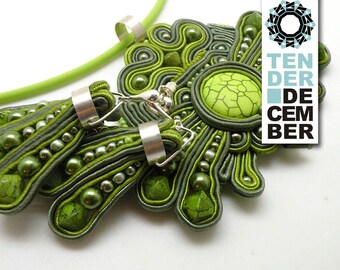 Soutache Schmuck, Anhänger und Ohrringe, grüne Soutache Set mit Silber, einzigartiges Kunstwerk, Ooak Soutache Anhänger, ooak Ohrringe