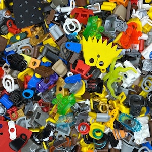 25x LEGO® Minifigure Parts – Bodywear & Accessories – Random Mix