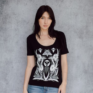 Time in All Her Wisdom Black Deep Scoop Women&#39;s Tee